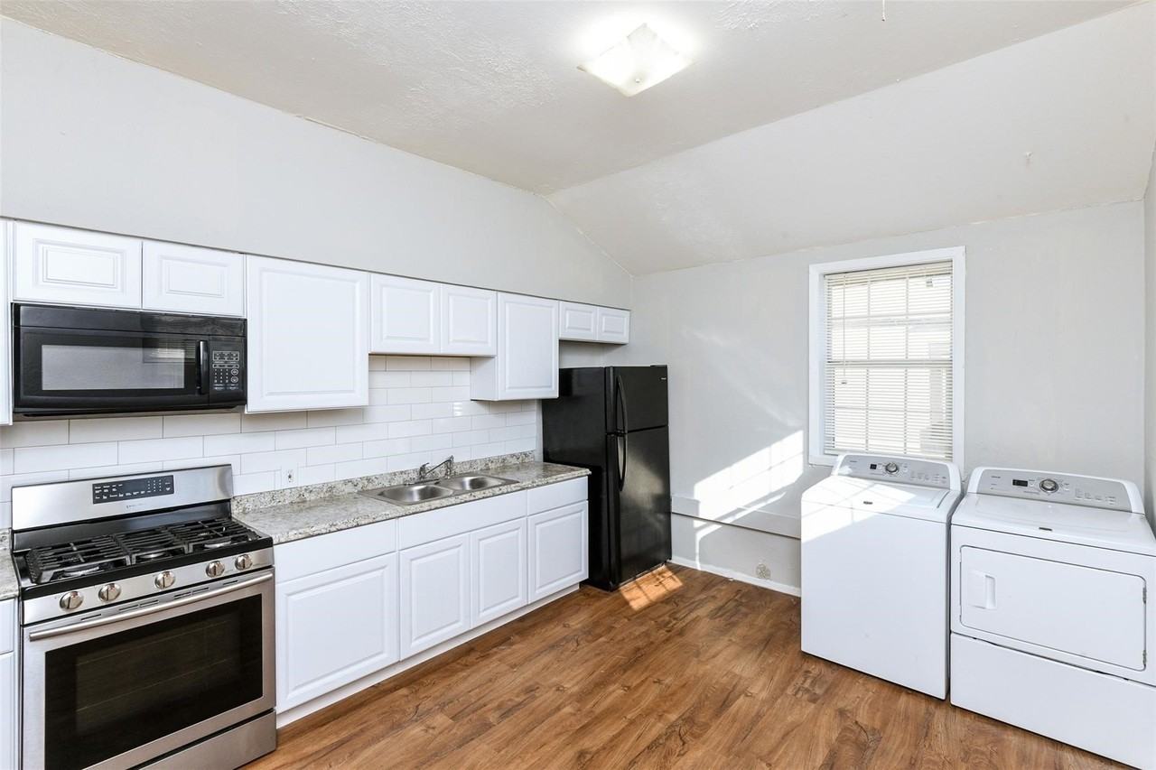 4722 Mccart Ave - Photo 2 of 14
