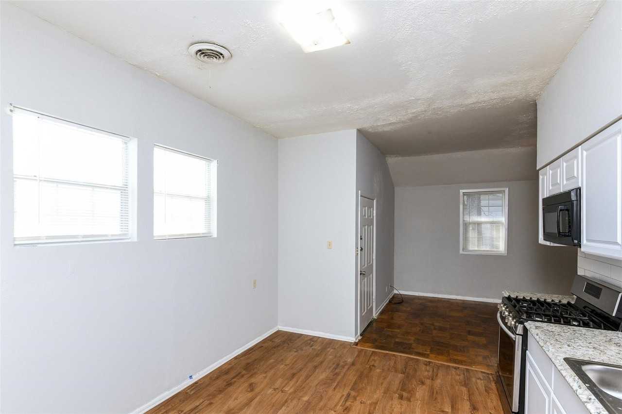 4722 Mccart Ave - Photo 7 of 14