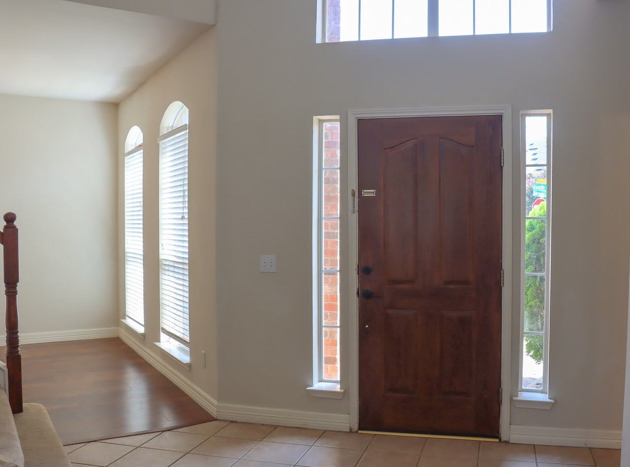 4021 Aladdin Dr - Photo 2 of 34