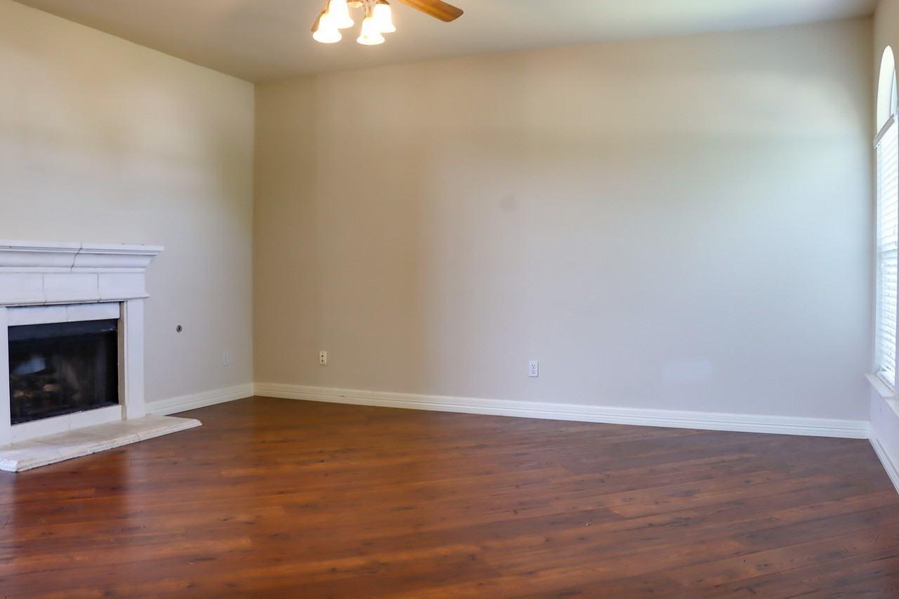 4021 Aladdin Dr - Photo 6 of 34