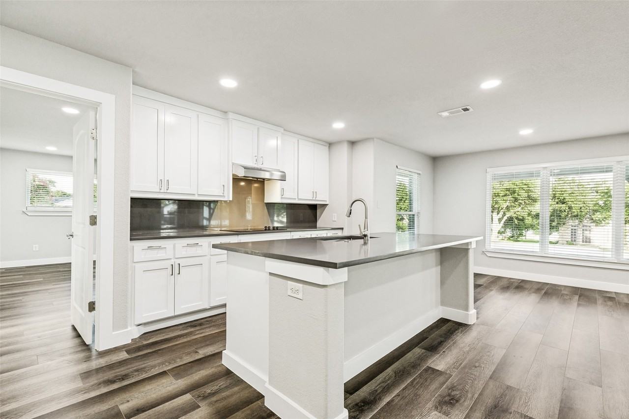 437 Peninsula Dr - Photo 6 of 18
