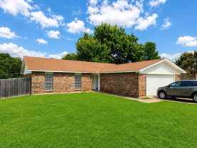 2304 Chinaberry Dr - Photo 1 of 1