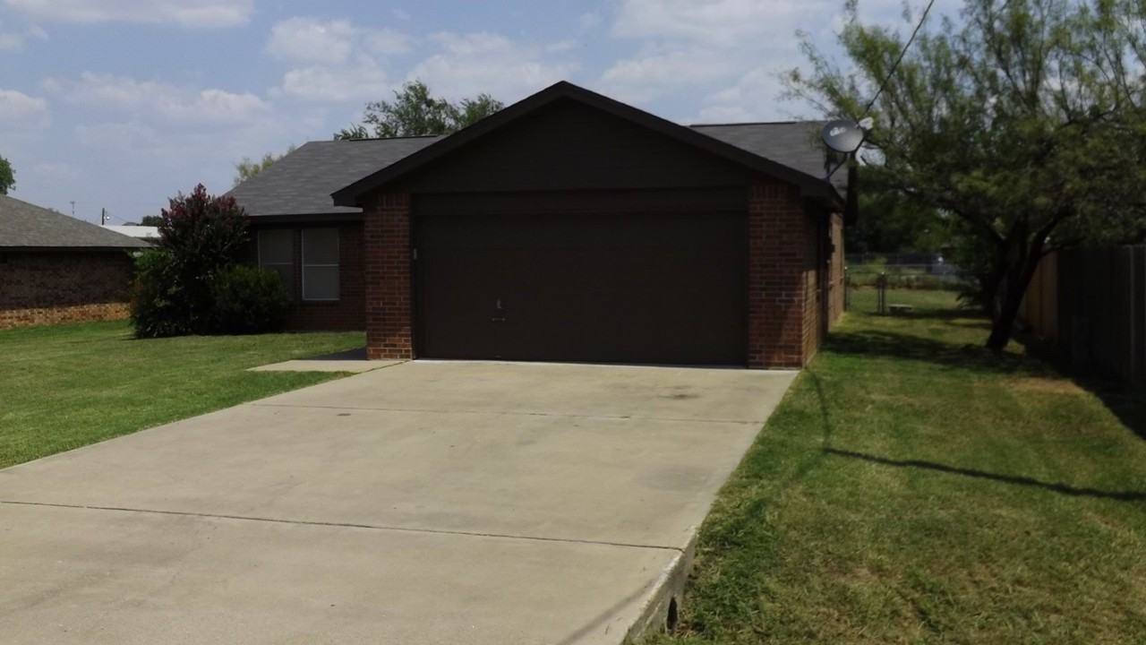 809 Shady Grove Dr - Photo 2 of 19