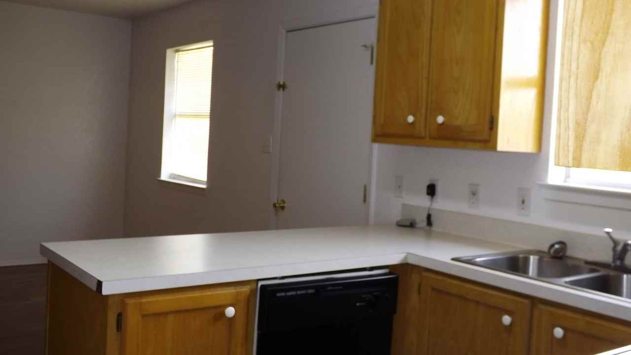 809 Shady Grove Dr - Photo 7 of 19