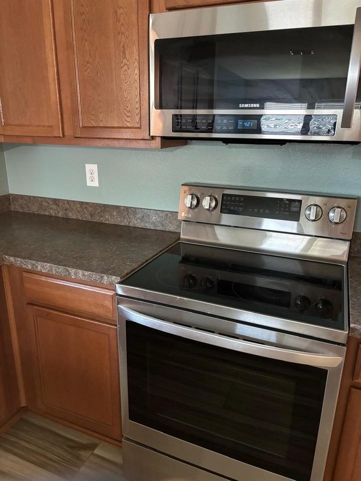 4613 Mountain Oak St - Photo 3 of 14