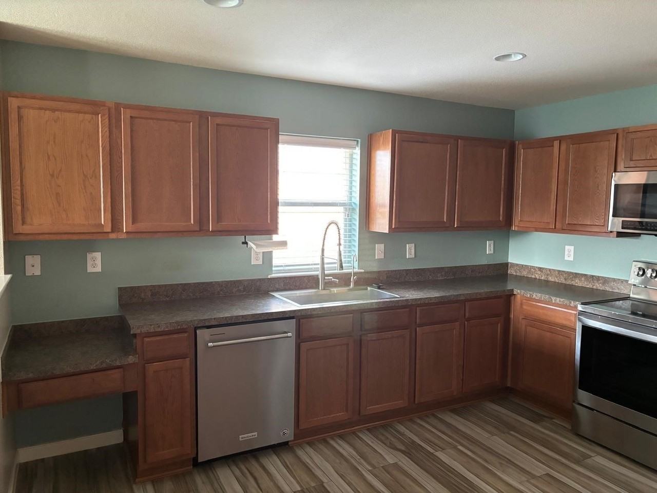 4613 Mountain Oak St - Photo 5 of 14