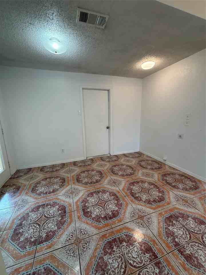 2209 Rockbluff Dr - Photo 7 of 17