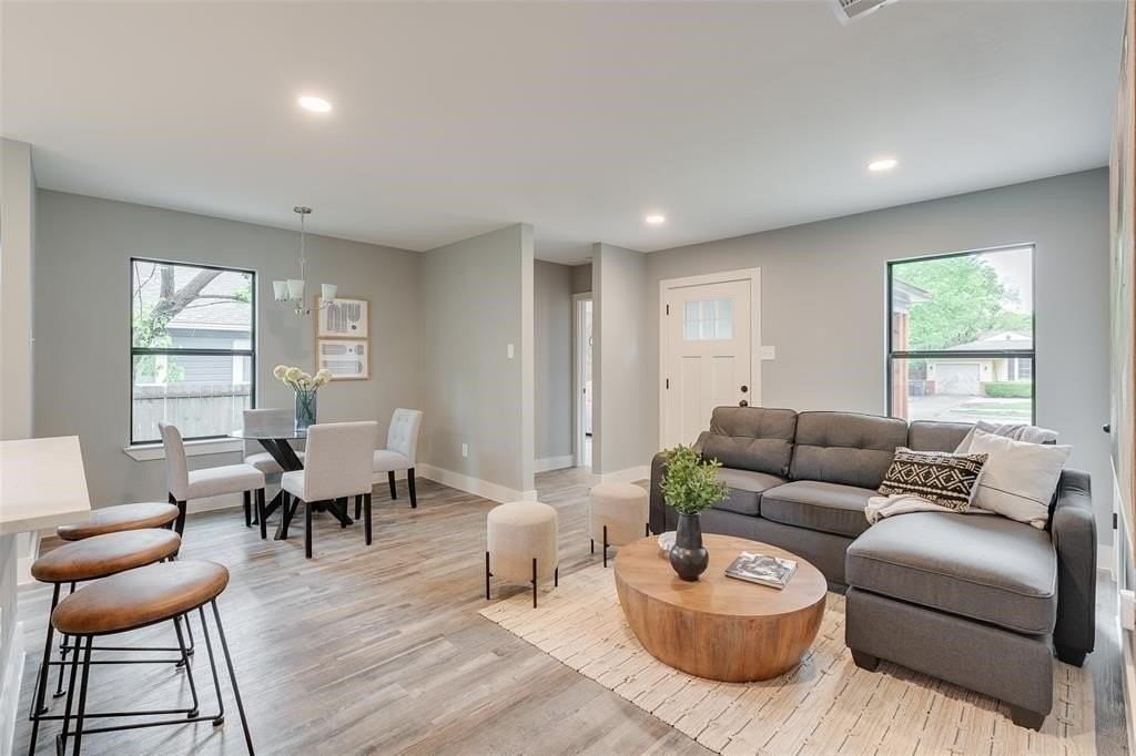 2124 Tisinger Ave - Photo 4 of 18