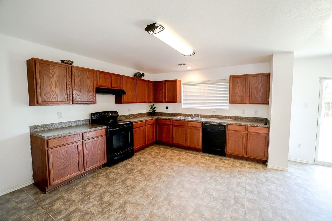 1645 Dream Catcher Way - Photo 4 of 14