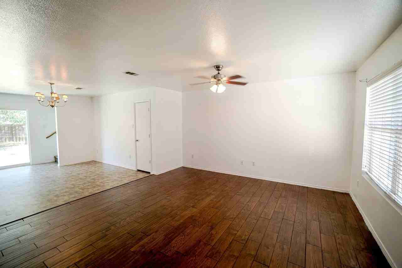 1645 Dream Catcher Way - Photo 5 of 14