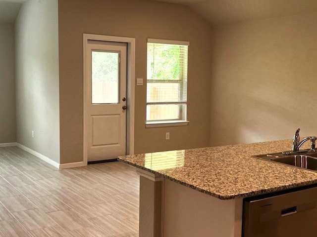 333 Wildrose Cir - Photo 4 of 17