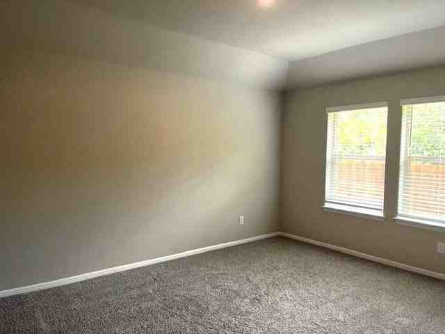 333 Wildrose Cir - Photo 7 of 17