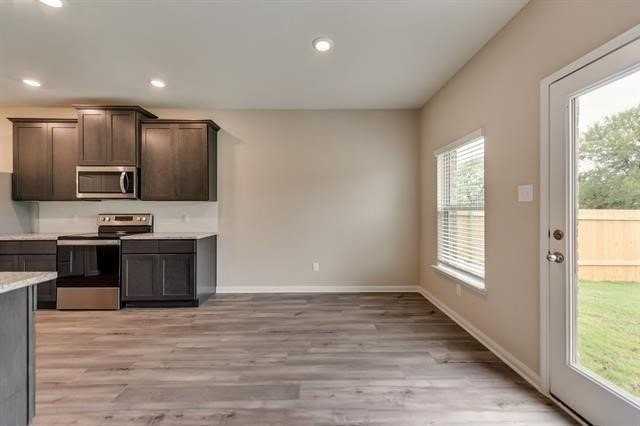 309 Honeysuckle Ln - Photo 3 of 4
