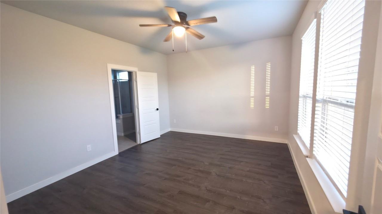 421 Tuscany Dr - Photo 6 of 21