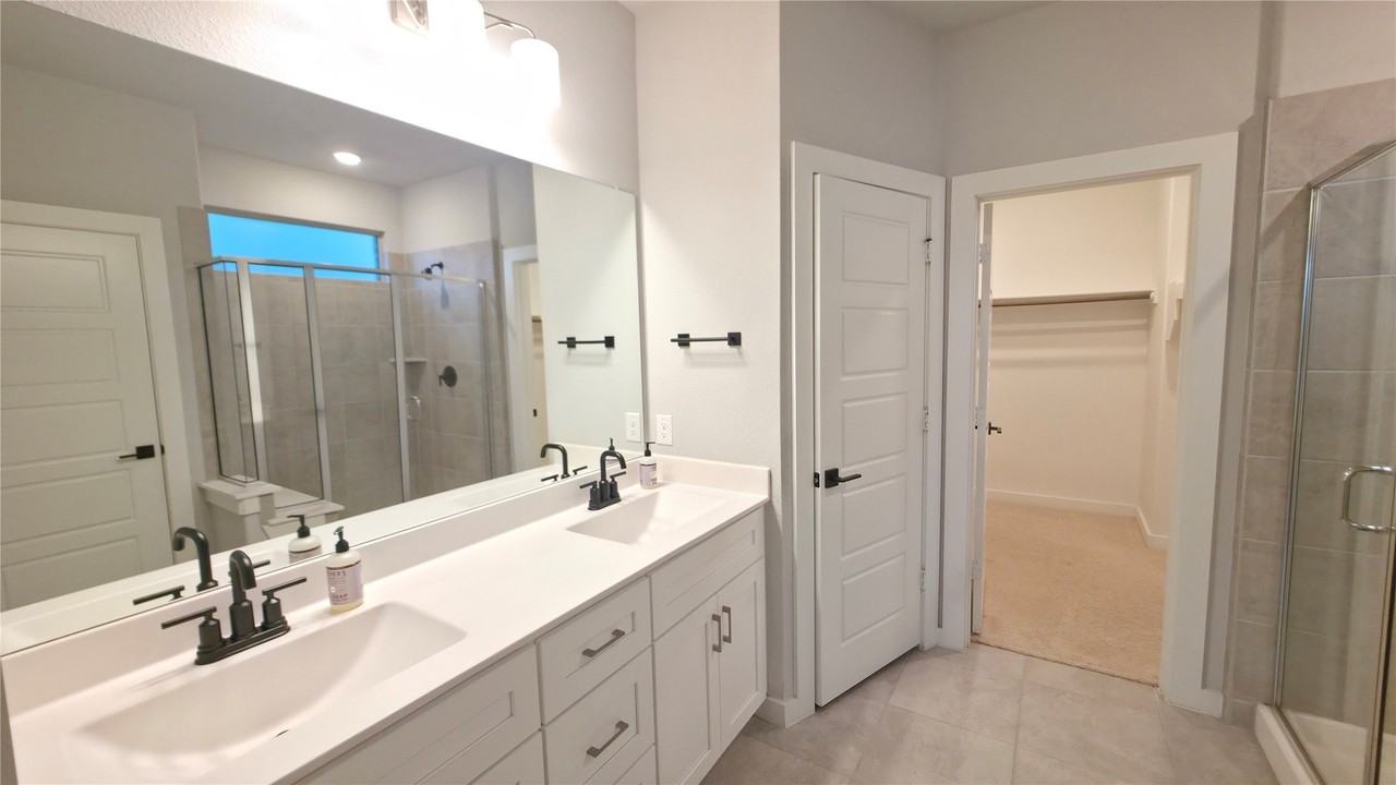 421 Tuscany Dr - Photo 7 of 21