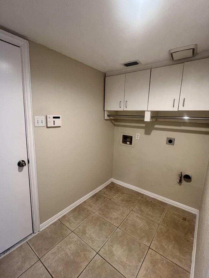 4201 Baccarat Dr - Photo 7 of 22