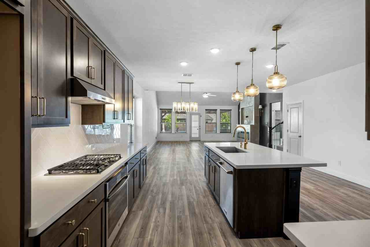 1812 Pecos Dr - Photo 5 of 40
