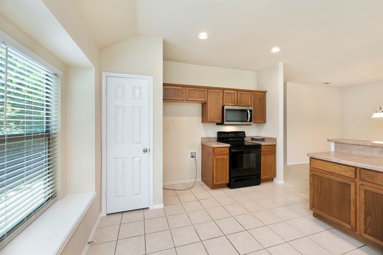 1200 Sierra Blanca Dr - Photo 6 of 23
