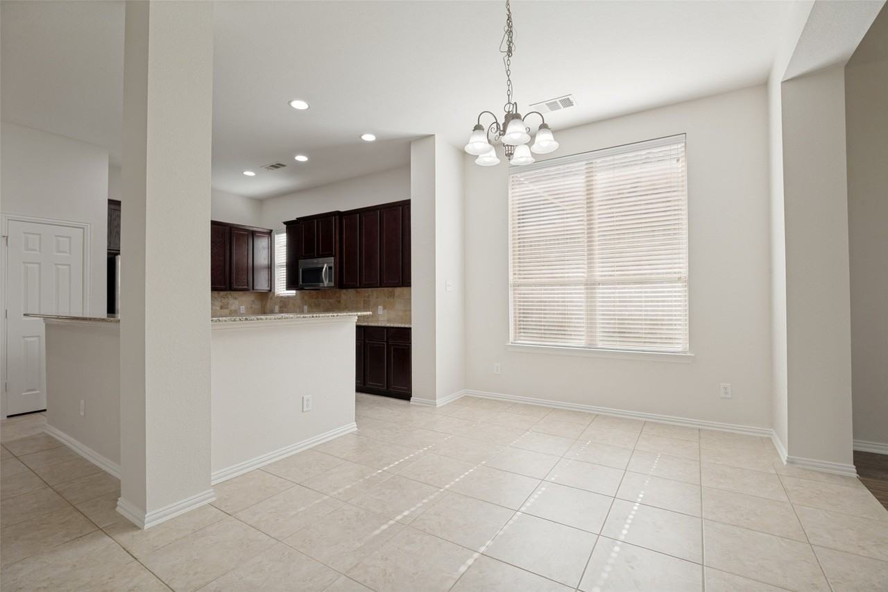 5112 Datewood Ln - Photo 6 of 25