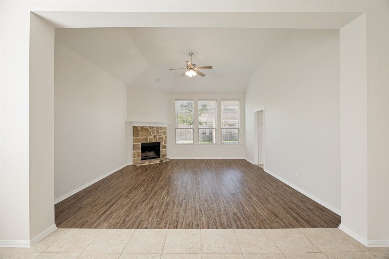 5112 Datewood Ln - Photo 7 of 25