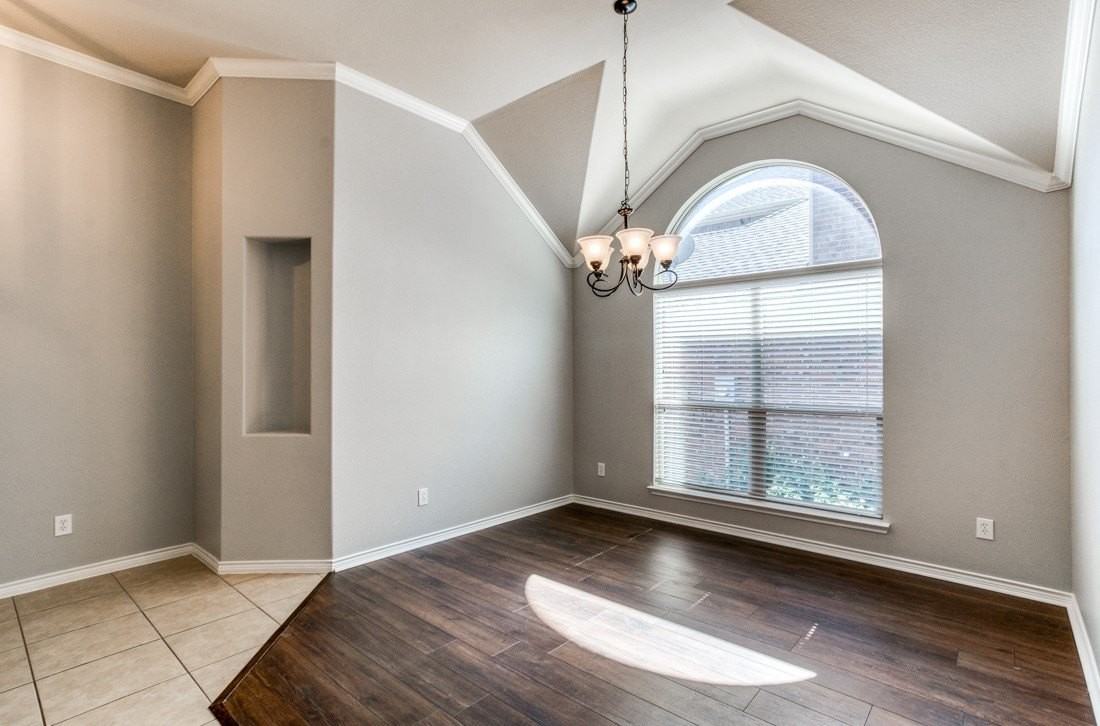 1404 Pillar Bluff Way - Photo 4 of 25