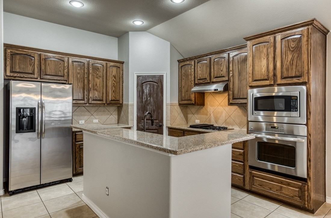 1404 Pillar Bluff Way - Photo 6 of 25