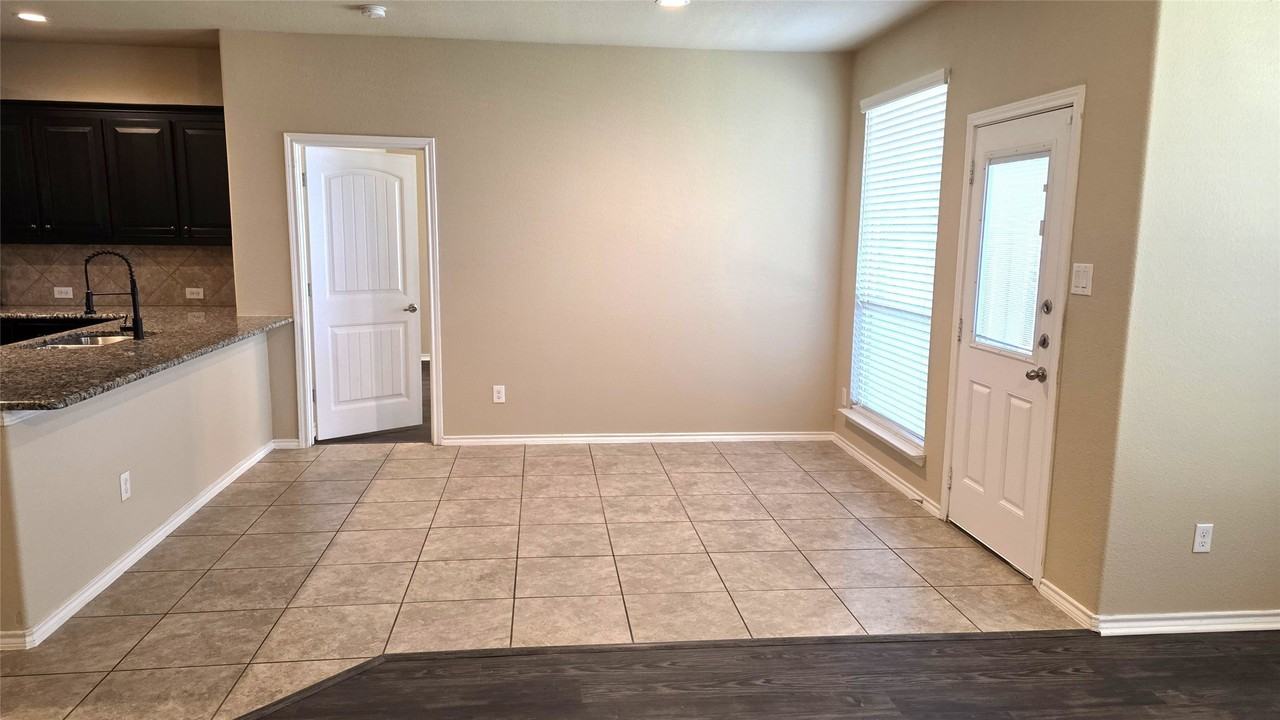 11504 Starlight Ranch Trl - Photo 3 of 25