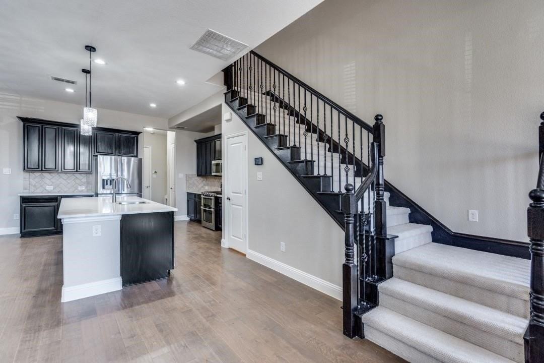 1058 Atherton Way - Photo 4 of 23