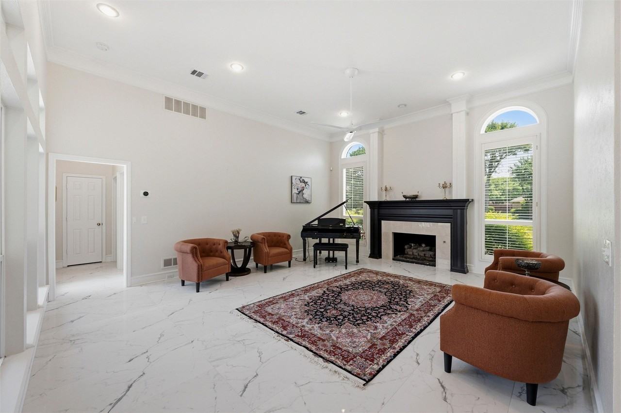 3509 Mount Vernon Way - Photo 7 of 36