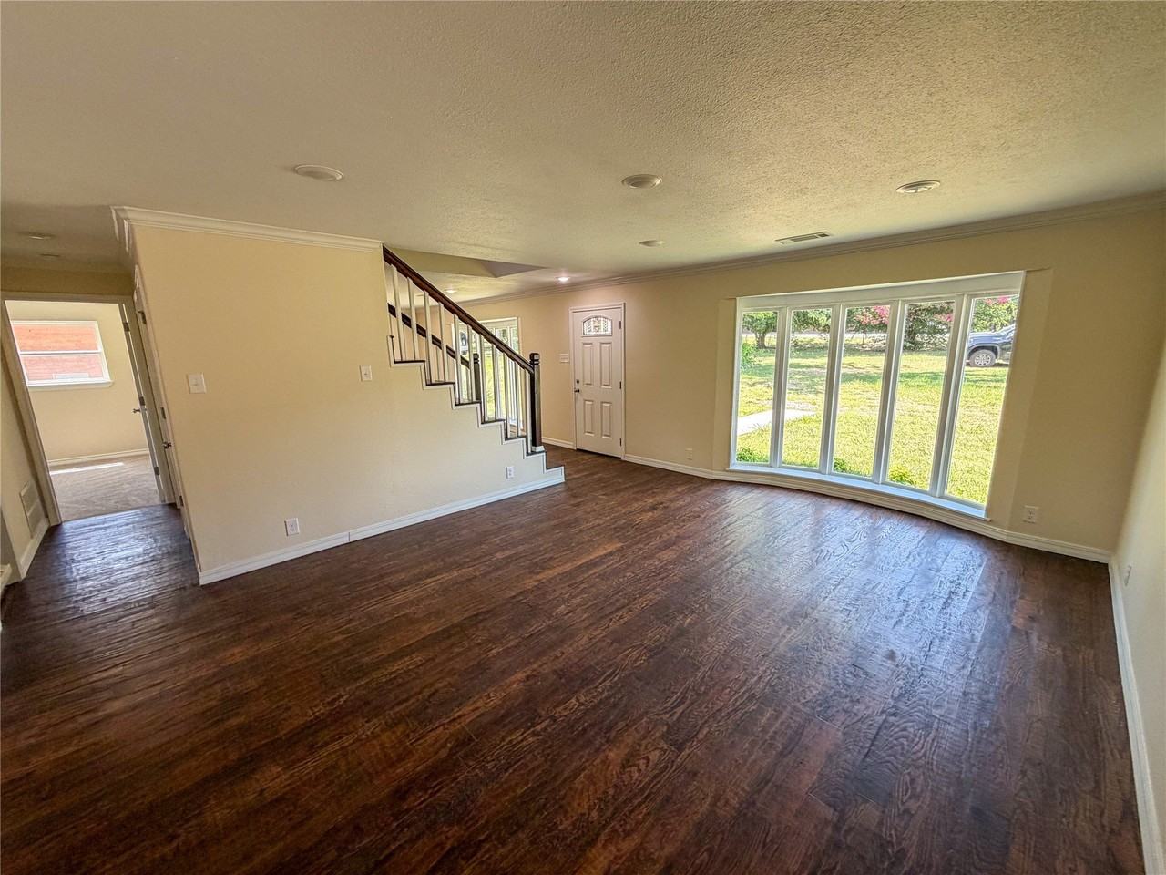 3704 W Houston St - Photo 5 of 23