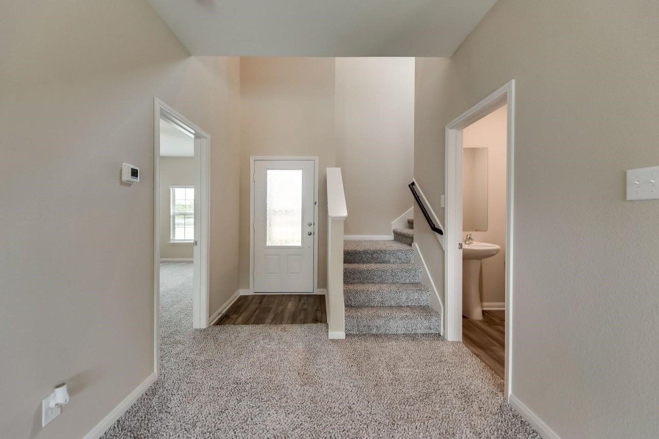 309 Sweet Pea Ln - Photo 2 of 10