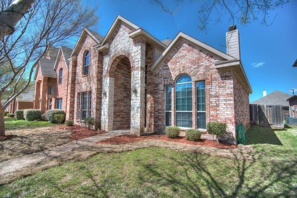 9400 Woodhurst Dr - Photo 2 of 24
