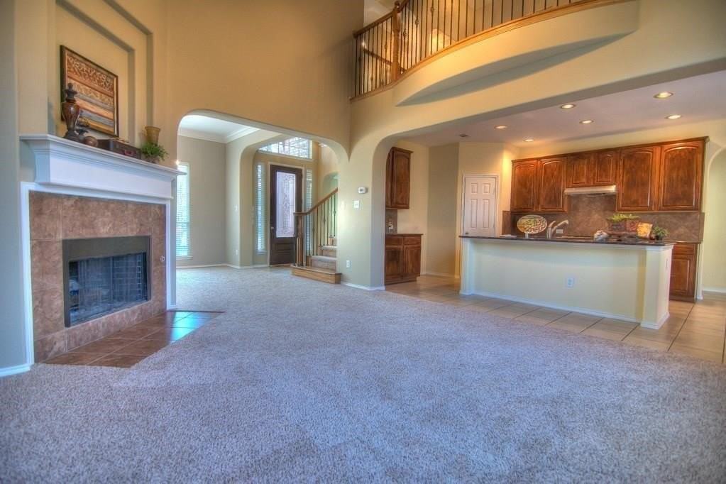 9400 Woodhurst Dr - Photo 3 of 24