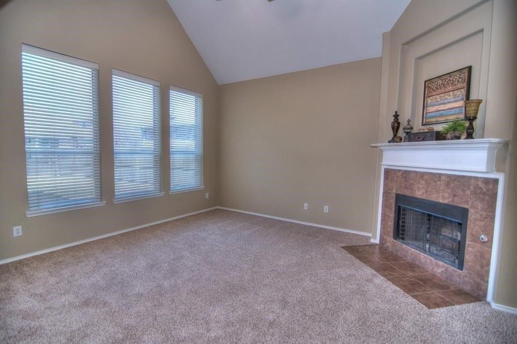 9400 Woodhurst Dr - Photo 4 of 24