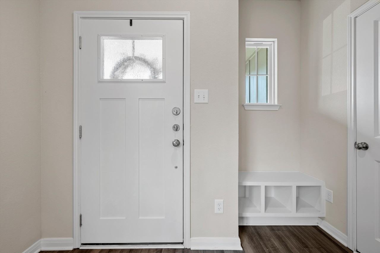 1524 Elise Ave #1 - Photo 3 of 23