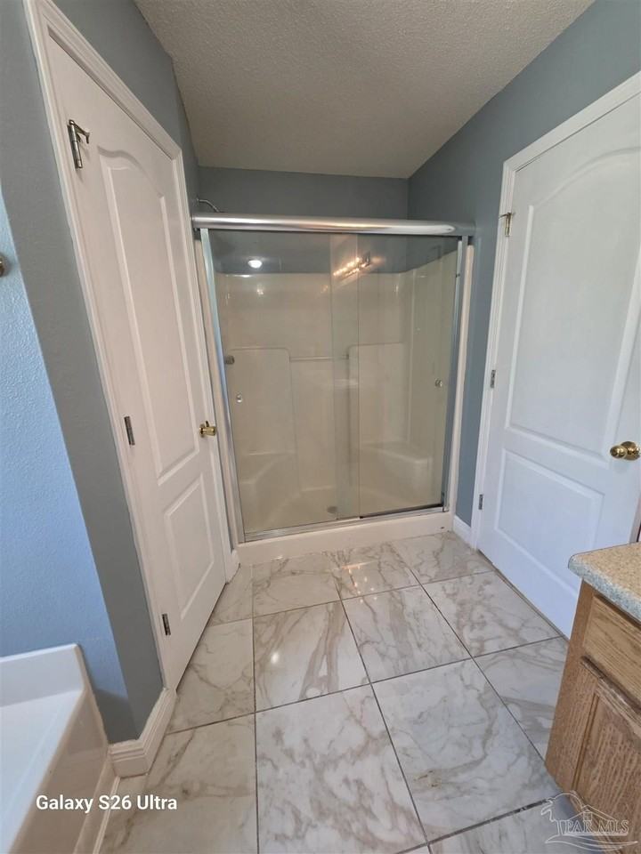 7042 Plank Dr - Photo 6 of 24