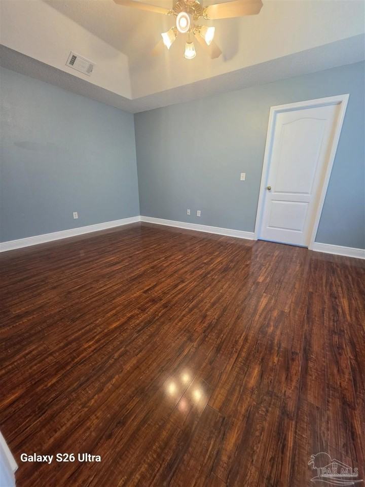7042 Plank Dr - Photo 7 of 24