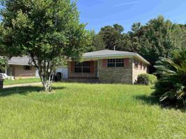 featured image of 1024 Sawyer St