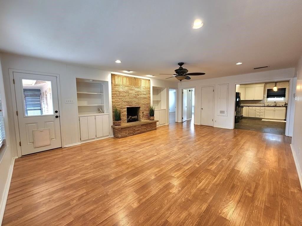 2305 Country Club Dr - Photo 4 of 30