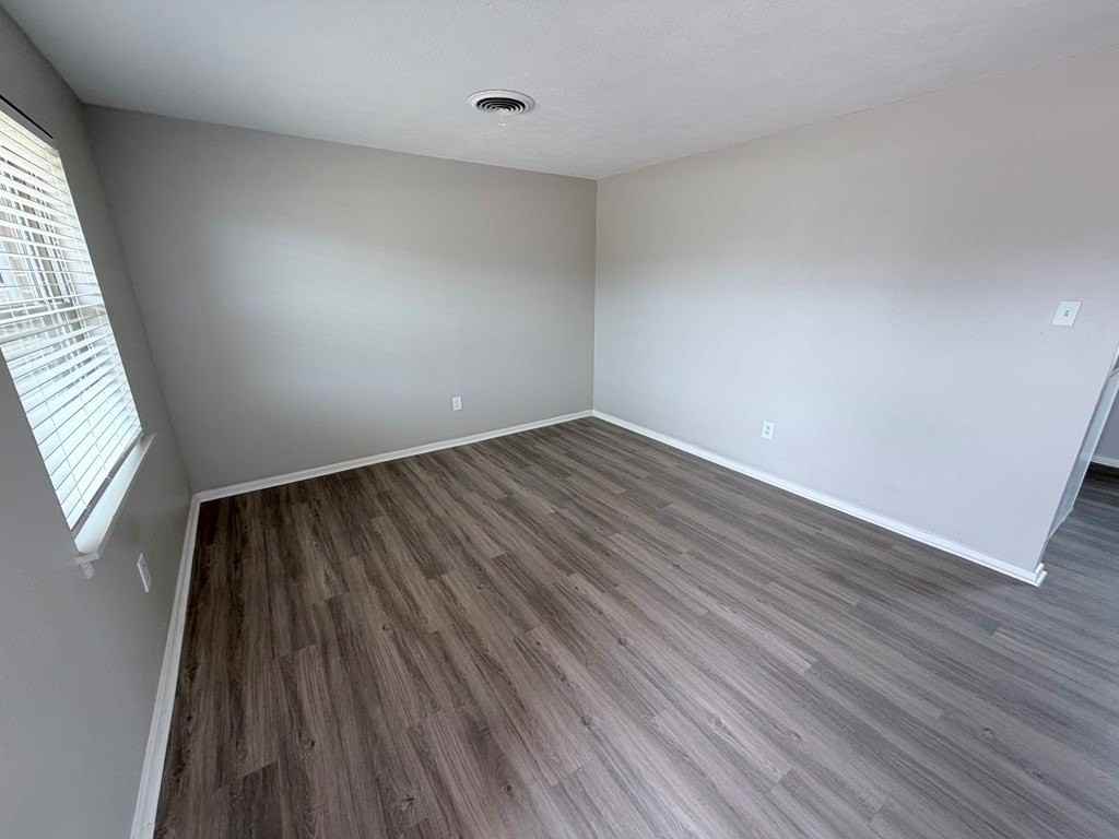 4716 Bowie Dr - Photo 3 of 29