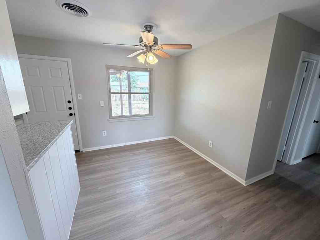 4716 Bowie Dr - Photo 4 of 29