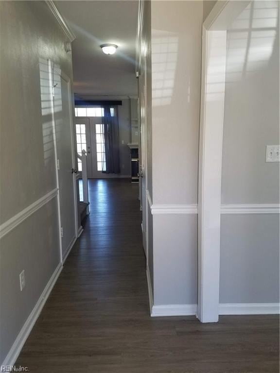 821 S Lake Cir - Photo 2 of 35
