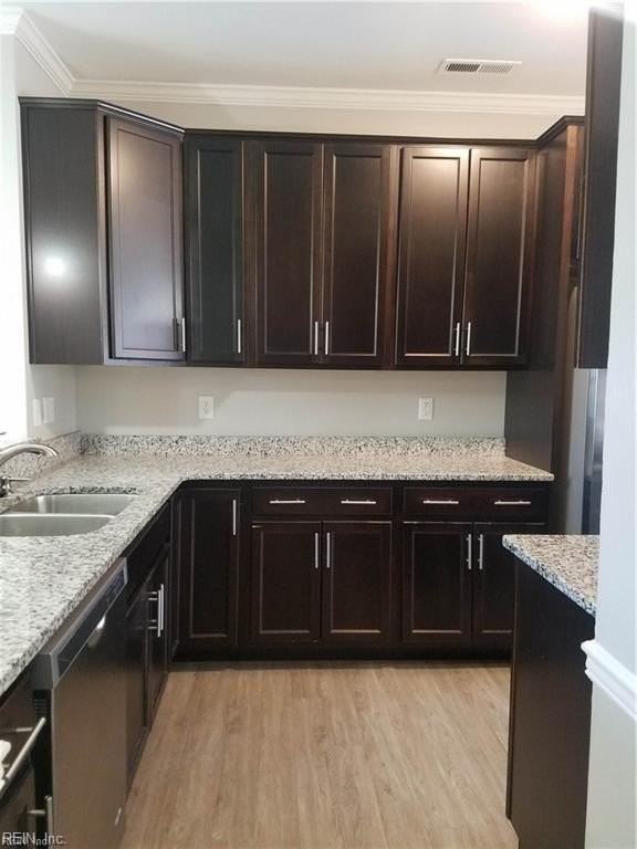 821 S Lake Cir - Photo 7 of 35