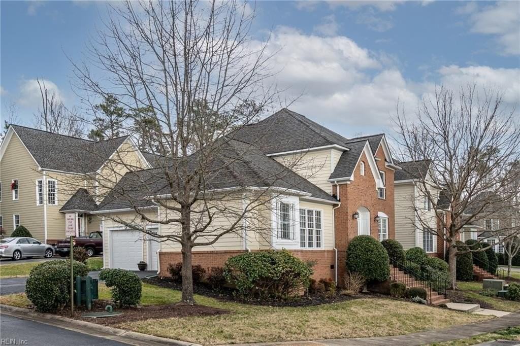 421 Suri Dr - Photo 2 of 31