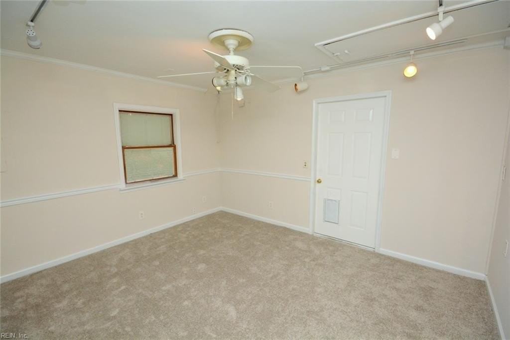 1217 Reardon Cir - Photo 4 of 46