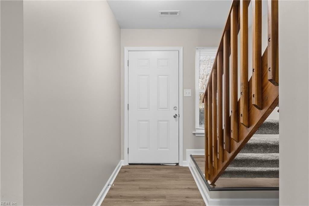 1619 Slidell Ln - Photo 5 of 31