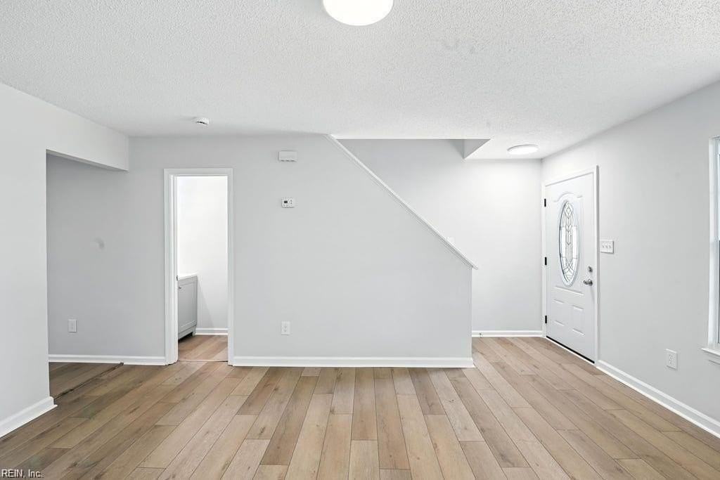366 Pear Ridge Cir - Photo 4 of 17