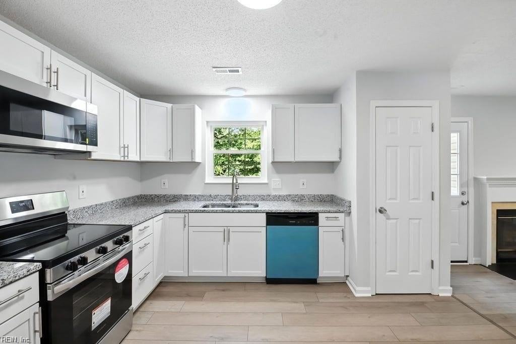 366 Pear Ridge Cir - Photo 6 of 17