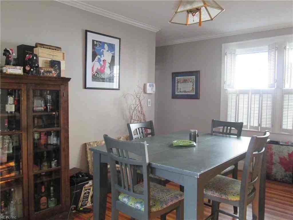 830 Shirley Ave - Photo 4 of 13