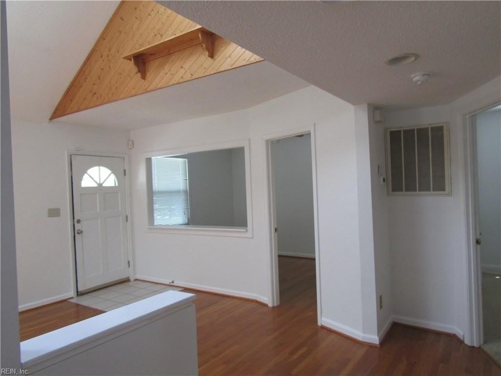 606 23rd St - Photo 4 of 36